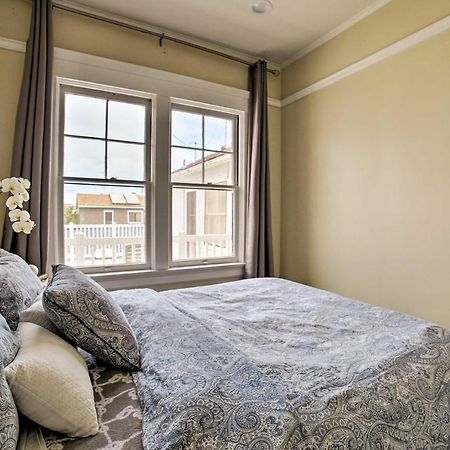 Charming Renovated Avalon Townhome, Walk To Beach! 외부 사진
