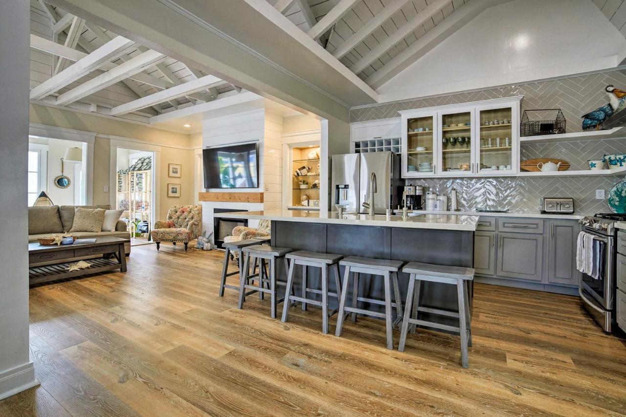 Charming Renovated Avalon Townhome, Walk To Beach! 외부 사진