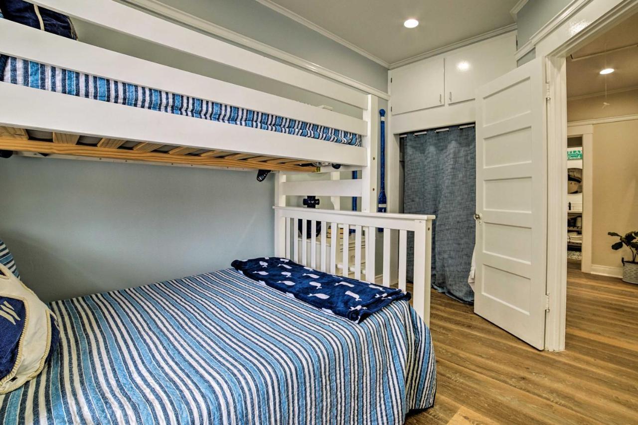 Charming Renovated Avalon Townhome, Walk To Beach! 외부 사진