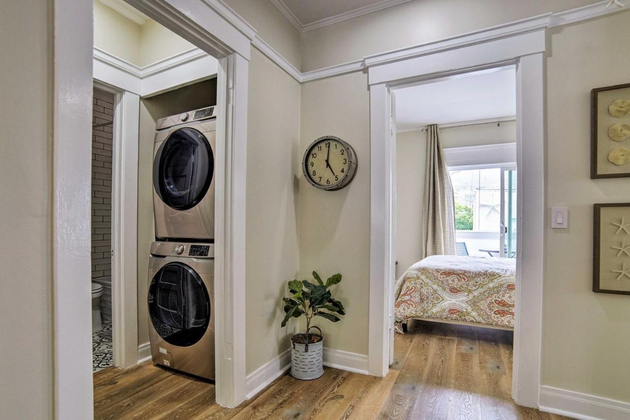 Charming Renovated Avalon Townhome, Walk To Beach! 외부 사진